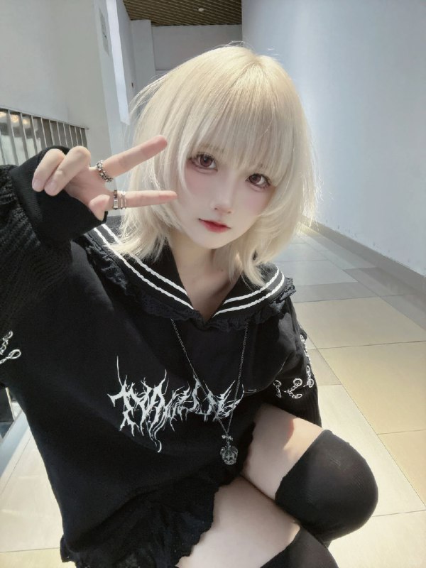 🖤💫 - 小红书短暂的金发时期的库存照片… 其实从小一直最喜欢金发双马尾(^^;; …走上了完全不同的路啊(^^;;   #自撮り #雰囲気女子 #雰囲気 #日系🖤💫 - 小红书短暂的金发时期的库存照片… 其实从小一直最喜欢金发双马尾(^^;; …走上了完全不同的路啊(^^;;   #自撮り #雰囲気女子 #雰囲気 #日系