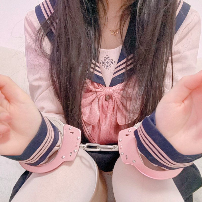 玫瑰金和粉色水手服更配喔~#手铐🔗 小麦 (@maimaiyey) 📲 @twittervid_bot‏--------------------‏-‏🖥 خرید سرور مجازی با سرو دیتا