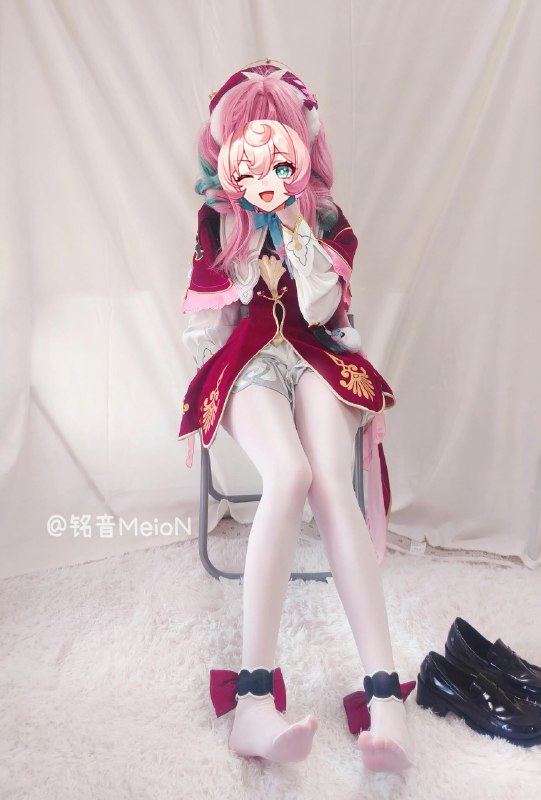 出了风堇cos，这两天玩大伊万玩爽了，带爆伤衣刷素材遐蝶没出手就结束了，这就是星穹铁道的治疗位吗[崩坏：星穹铁道-匹诺康尼_流萤] 另外我知道兄弟们肯定是过不了这个节了，但还是祝各位大儿童节日快乐，保持童心[崩坏：星穹铁道-匹诺康尼_知更鸟] 还有别急风堇cos视频后面会发的[崩坏：星穹铁道-匹诺康尼_花火]via 昵称不会被起完了吧 关注的动态 (author: 铭音MeioN-official)出了风堇cos，这两天玩大伊万玩爽了，带爆伤衣刷素材遐蝶没出手就结束了，这就是星穹铁道的治疗位吗[崩坏：星穹铁道-匹诺康尼_流萤] 另外我知道兄弟们肯定是过不了这个节了，但还是祝各位大儿童节日快乐，保持童心[崩坏：星穹铁道-匹诺康尼_知更鸟] 还有别急风堇cos视频后面会发的[崩坏：星穹铁道-匹诺康尼_花火]via 昵称不会被起完了吧 关注的动态 (author: 铭音MeioN-official)