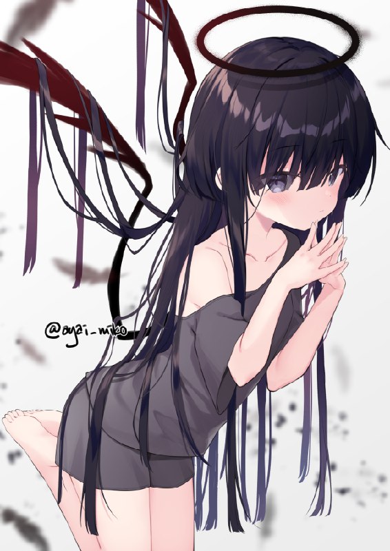 Tags: #萝莉author: うさみこ🐰@Fanbox origin: 堕天ちゃん